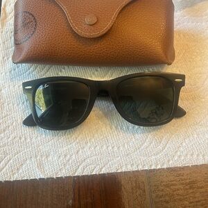 Ray-Ban Classic Black Sunglasses